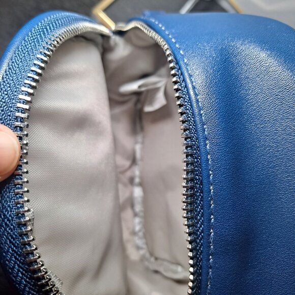 Harry Potter Ravenclaw mini backpack in blue faux leather metal crest emblem - Picture 6 of 11